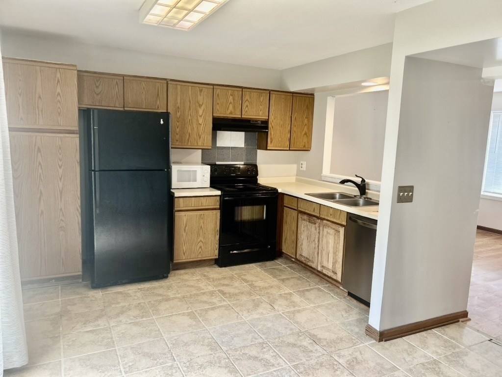 2732 Wilshire Court - Photo 3