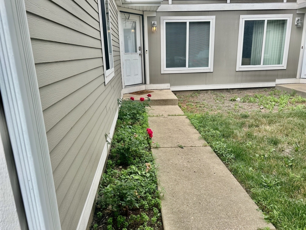 2732 Wilshire Court - Photo 0