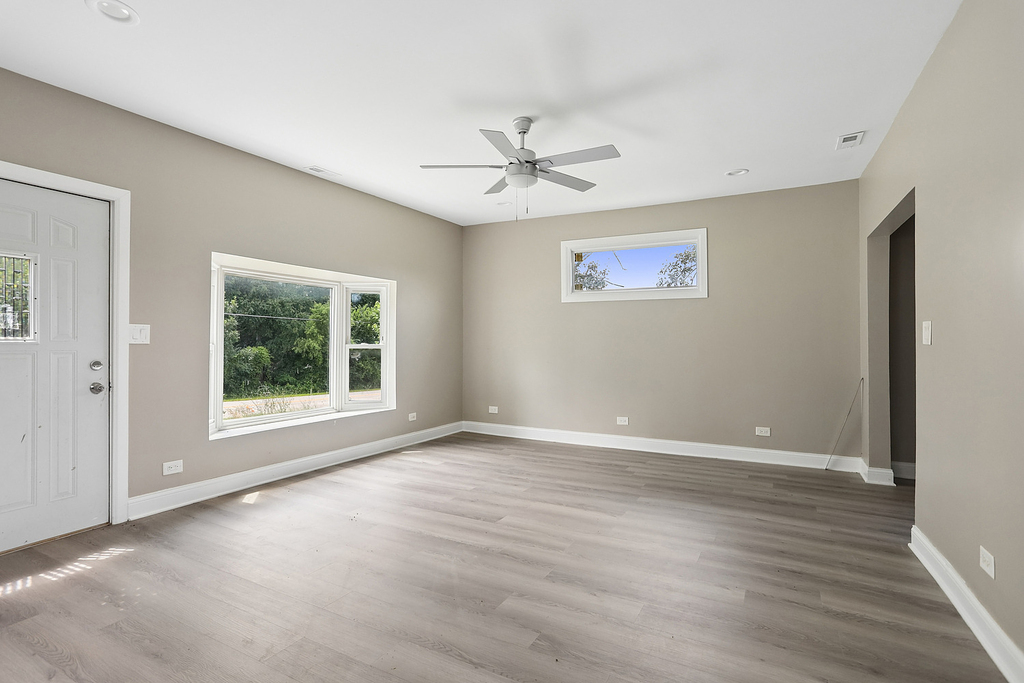15428 W 147th Street - Photo 11