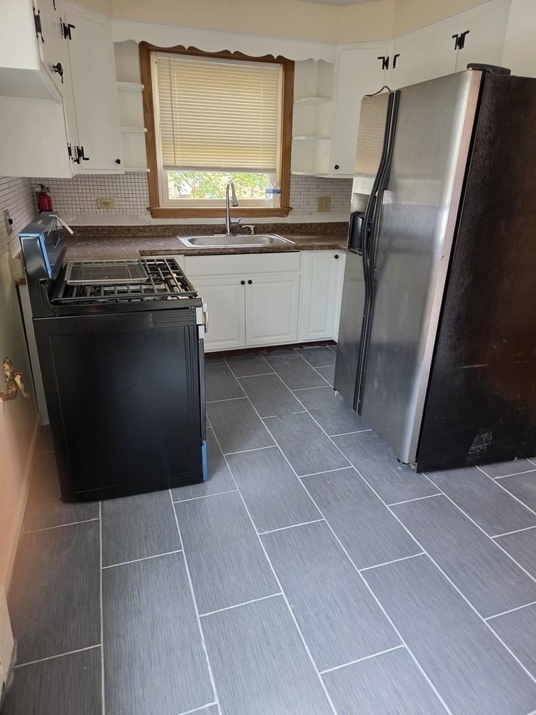 9007 La Crosse Avenue - Photo 1