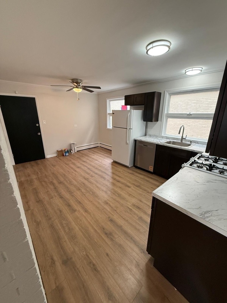 2431 N 76th Court - Photo 3