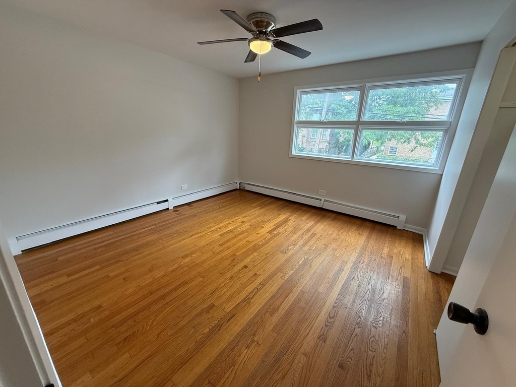 2431 N 76th Court - Photo 6