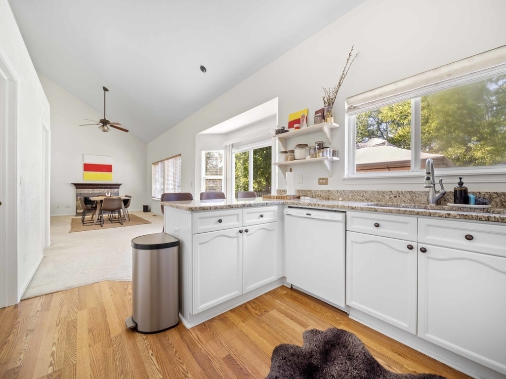 2521 Waterford Lane - Photo 7
