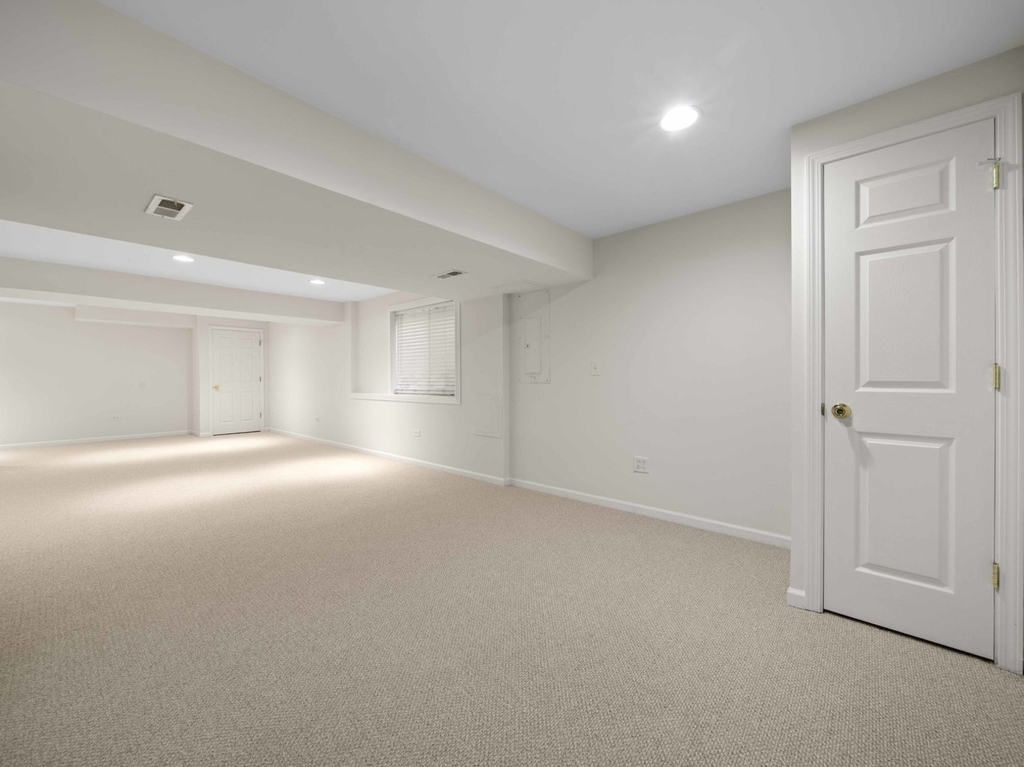 2521 Waterford Lane - Photo 16