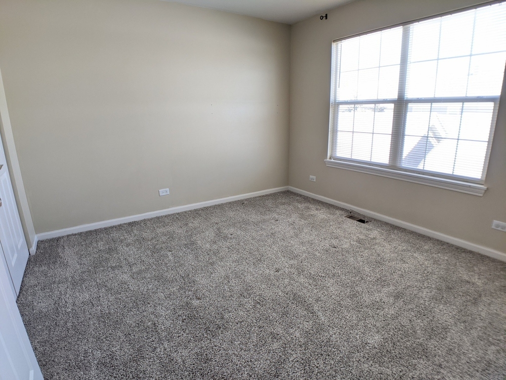 385 Bradbury Lane - Photo 14