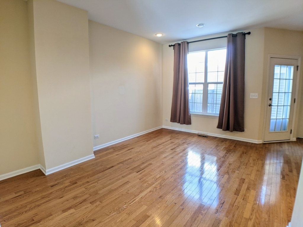 385 Bradbury Lane - Photo 5