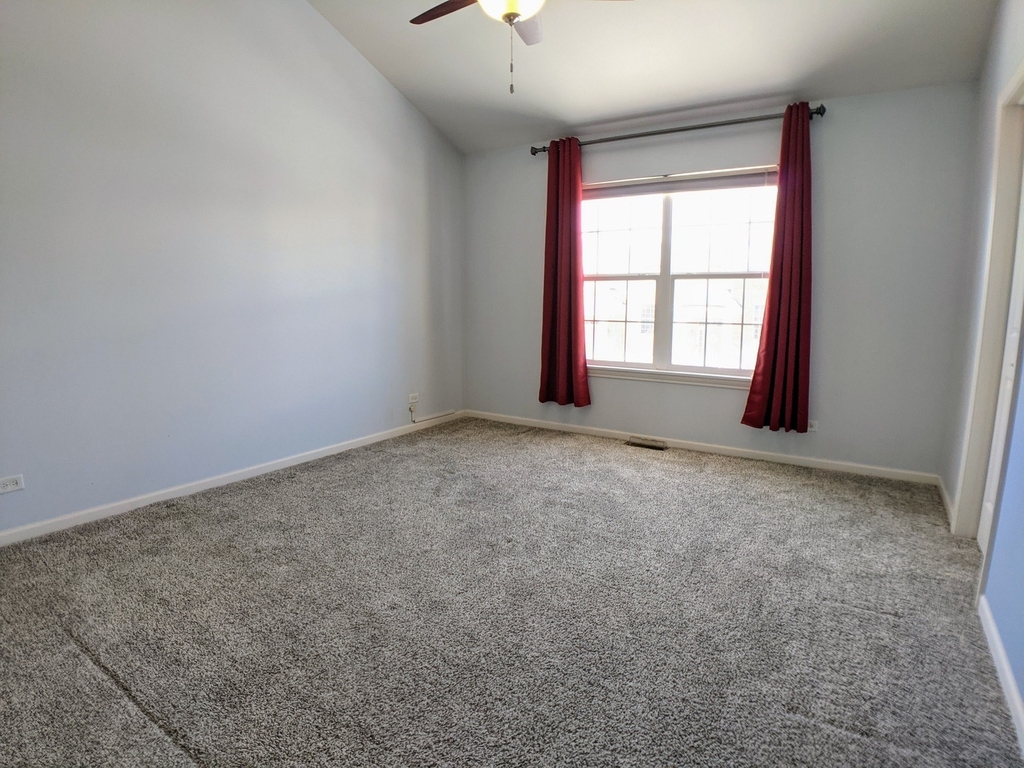 385 Bradbury Lane - Photo 11