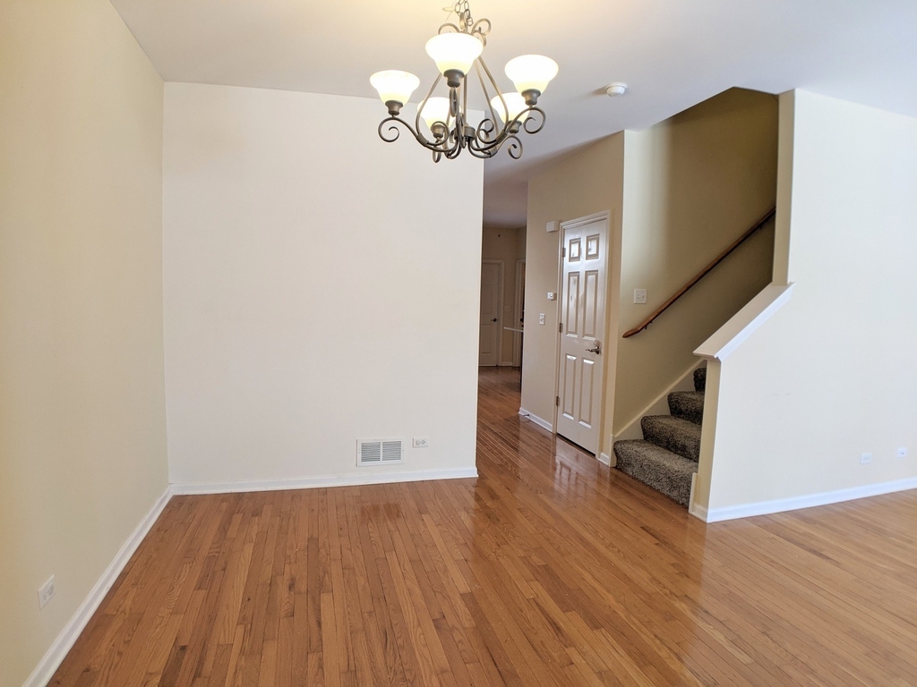 385 Bradbury Lane - Photo 4