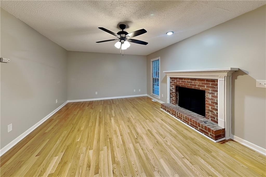 4241 Glenforest Way Ne - Photo 2