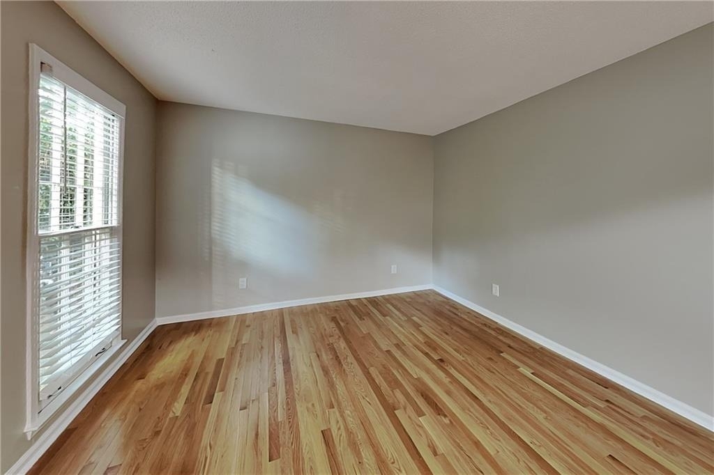 4241 Glenforest Way Ne - Photo 3