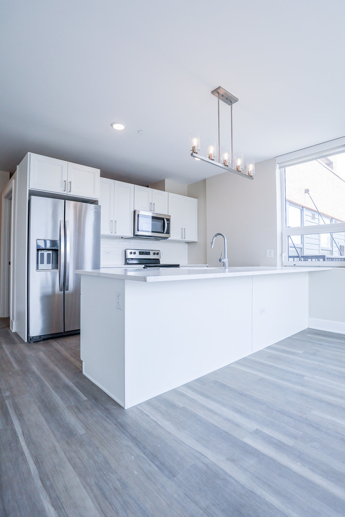 880 Lee Street - Photo 2