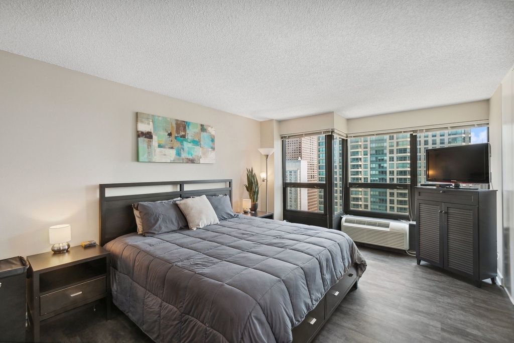 30 E Huron Street - Photo 23