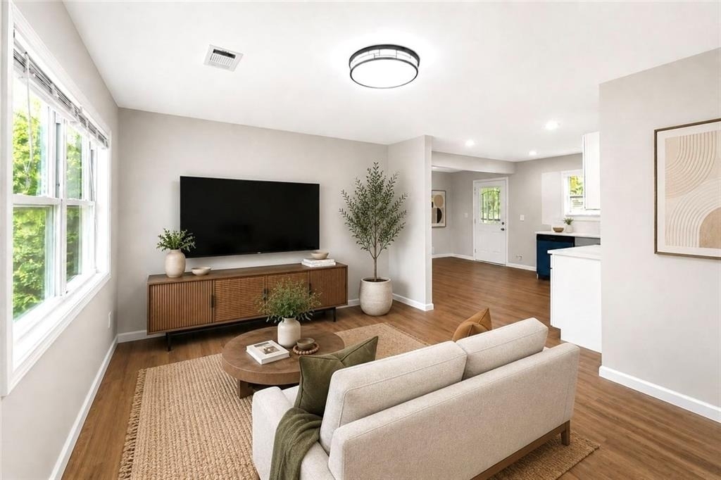 1639 Bridgeport Drive Nw - Photo 4