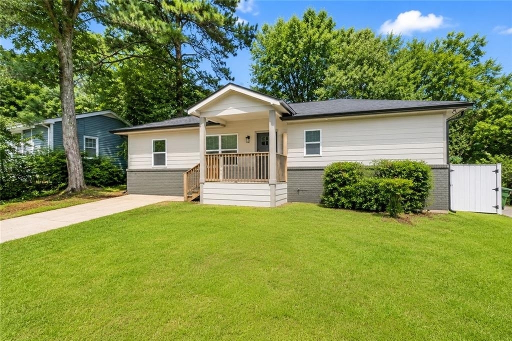 1639 Bridgeport Drive Nw - Photo 1