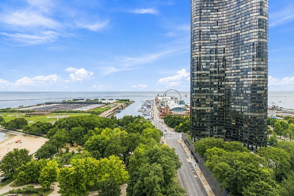 530 N Lake Shore Drive - Photo 34