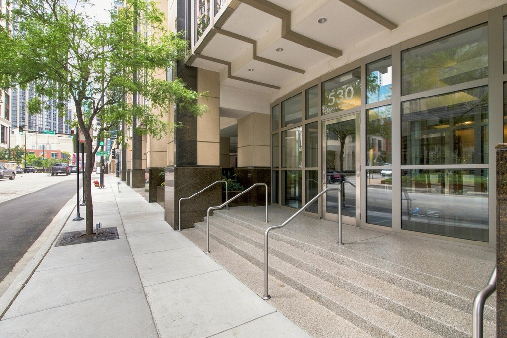 530 N Lake Shore Drive - Photo 8