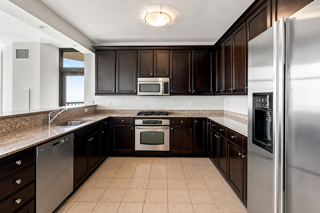 530 N Lake Shore Drive - Photo 15