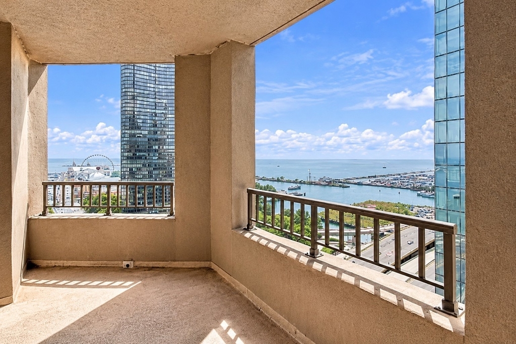 530 N Lake Shore Drive - Photo 32