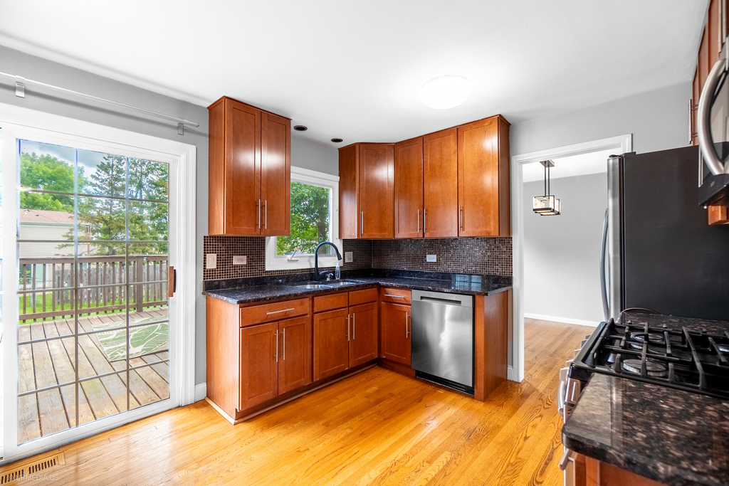 2122 Kensington Drive - Photo 9