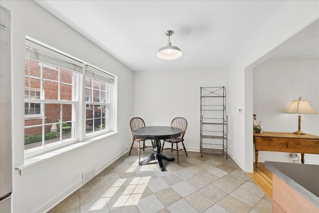 310 Jackson Avenue - Photo 9