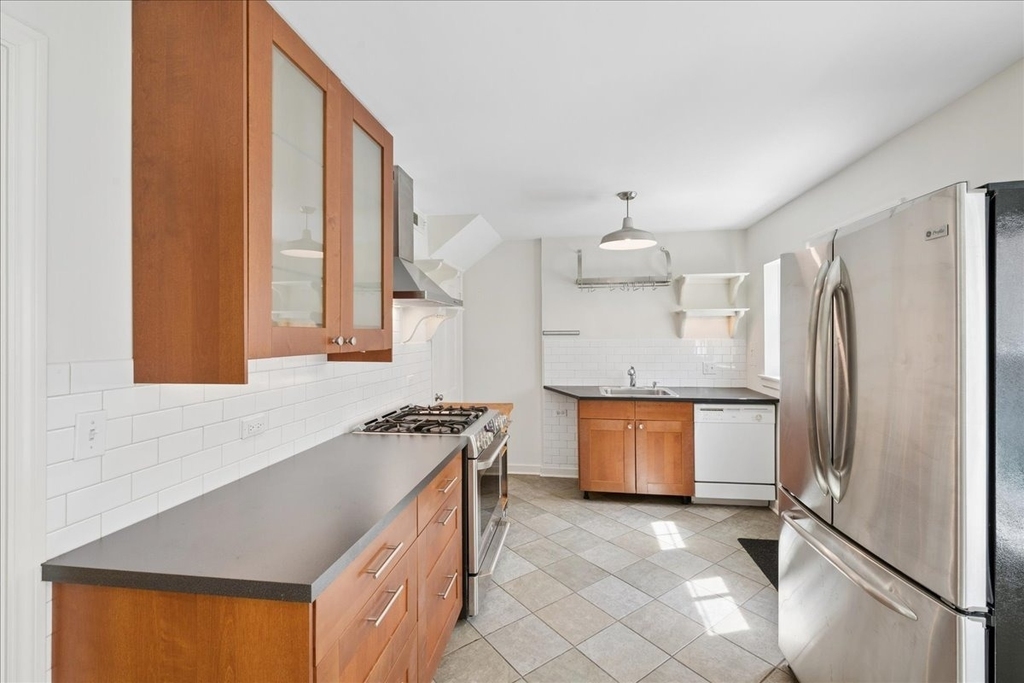 310 Jackson Avenue - Photo 6