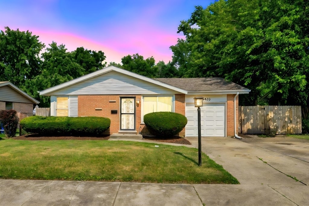 14433 Springfield Avenue - Photo 0