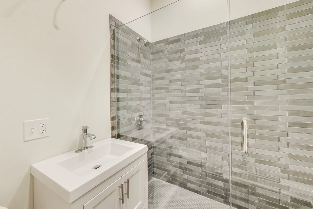 1429 W Grand Avenue - Photo 19