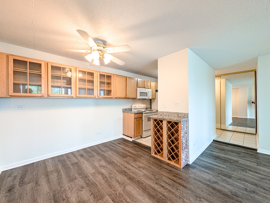 1043 S York Road - Photo 6
