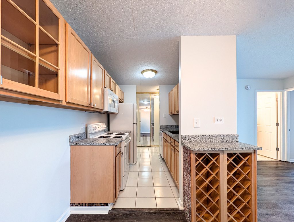 1043 S York Road - Photo 4