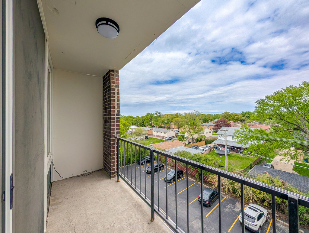 1043 S York Road - Photo 8