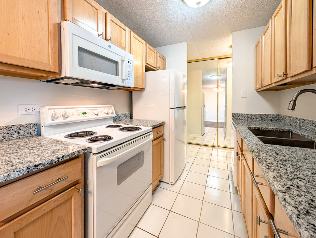 1043 S York Road - Photo 3