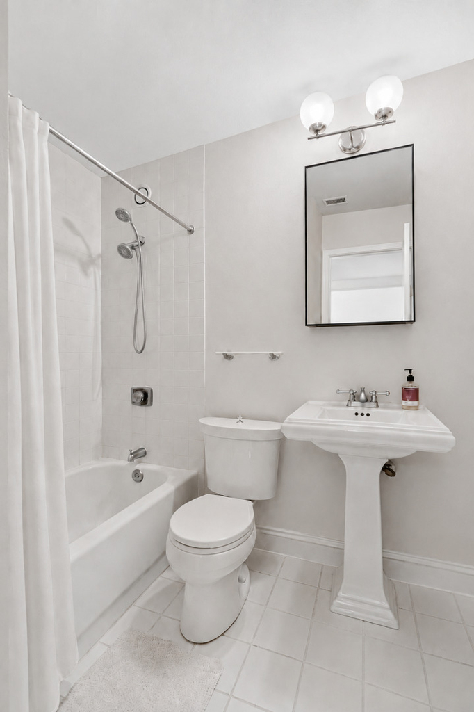 211 E Ohio Street - Photo 8