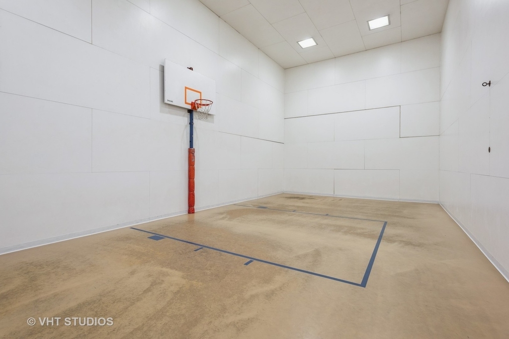 211 E Ohio Street - Photo 14