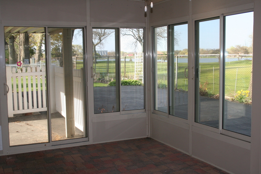 1000 E Touhy Avenue - Photo 2
