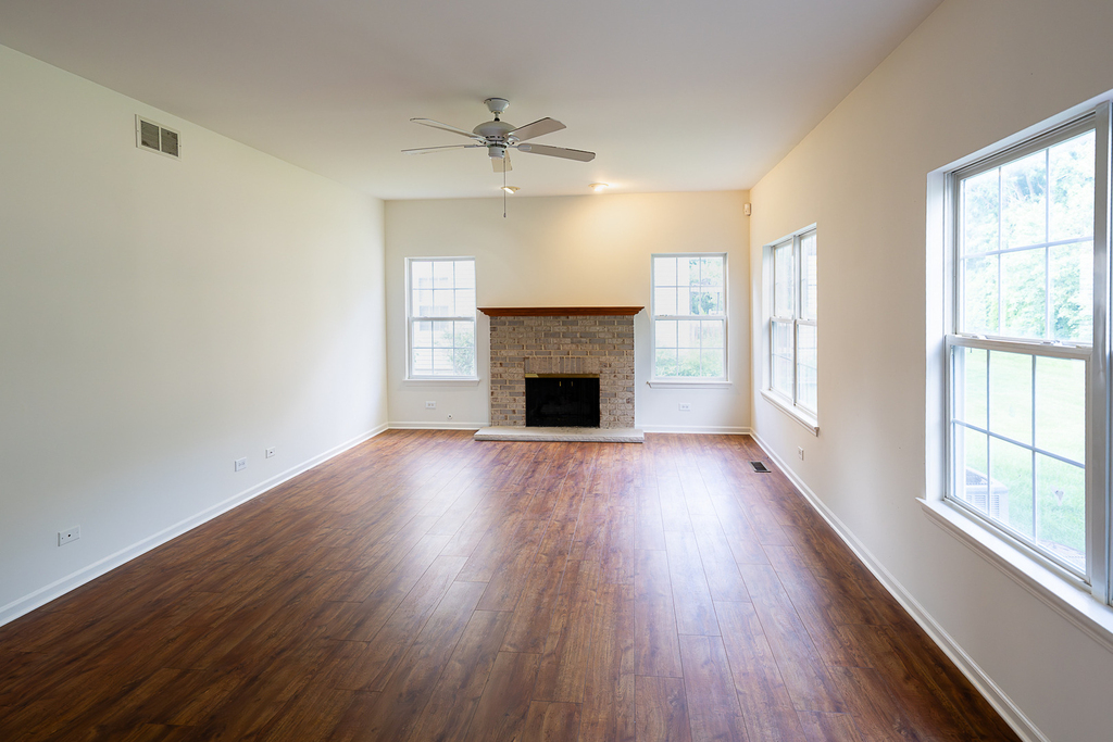 2803 Bluewater Circle - Photo 4