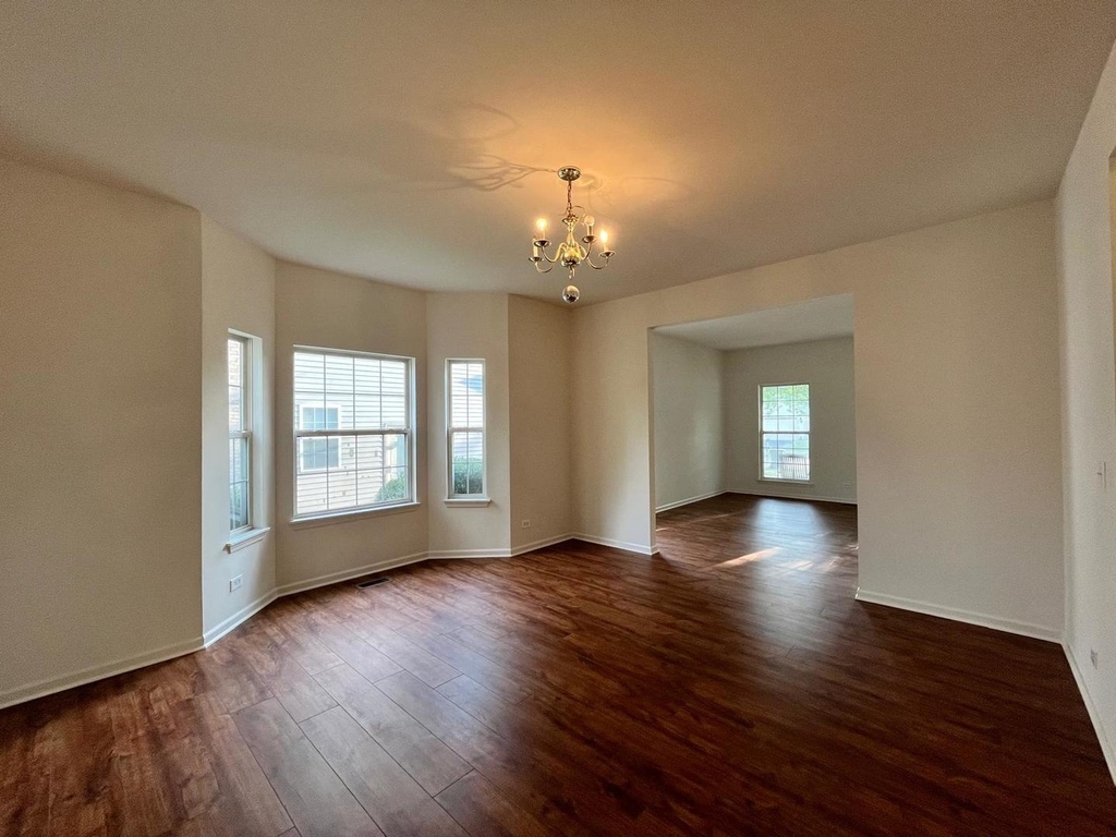 2803 Bluewater Circle - Photo 9