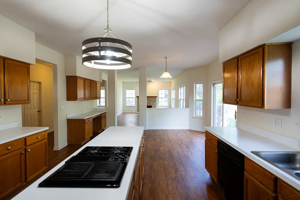 2803 Bluewater Circle - Photo 2