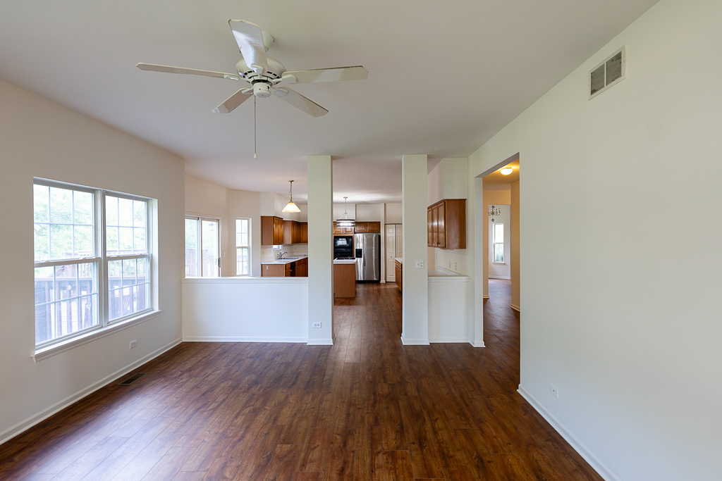 2803 Bluewater Circle - Photo 3