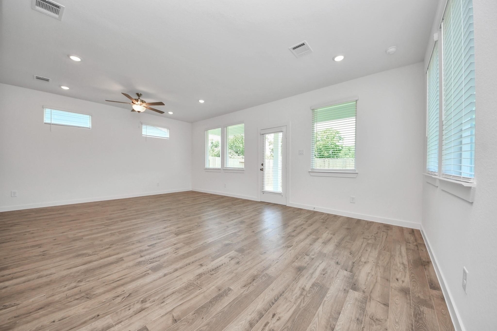 1930 Olivos Street - Photo 18