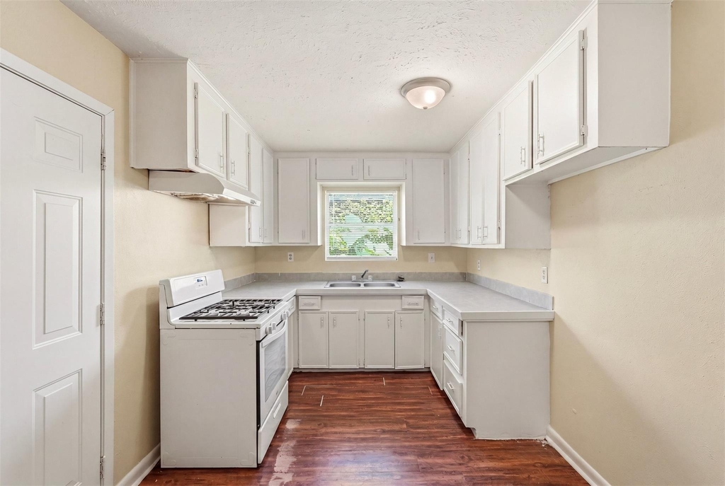 10227 Glenmawr Drive - Photo 6
