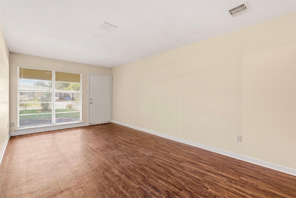 10227 Glenmawr Drive - Photo 21