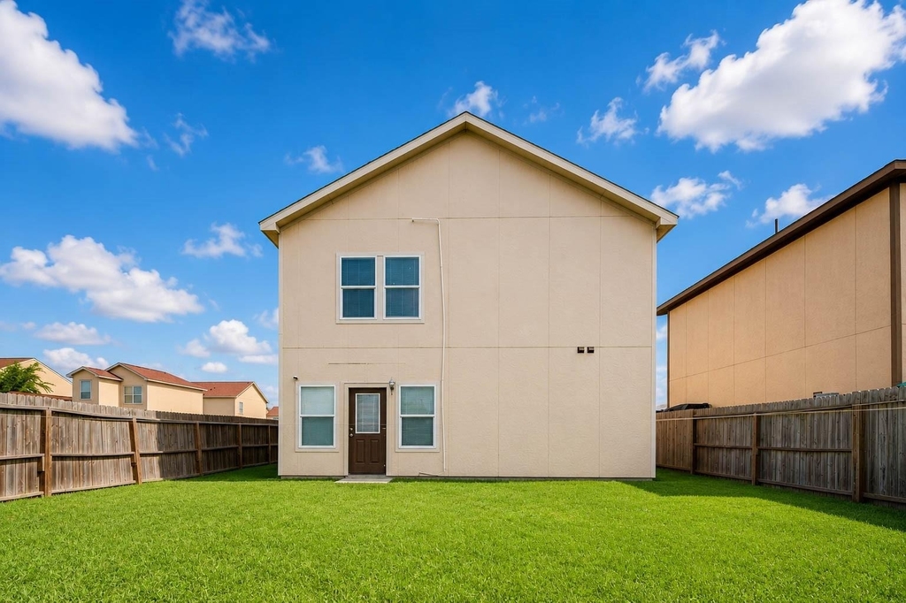 8611 Beviamo Street - Photo 18