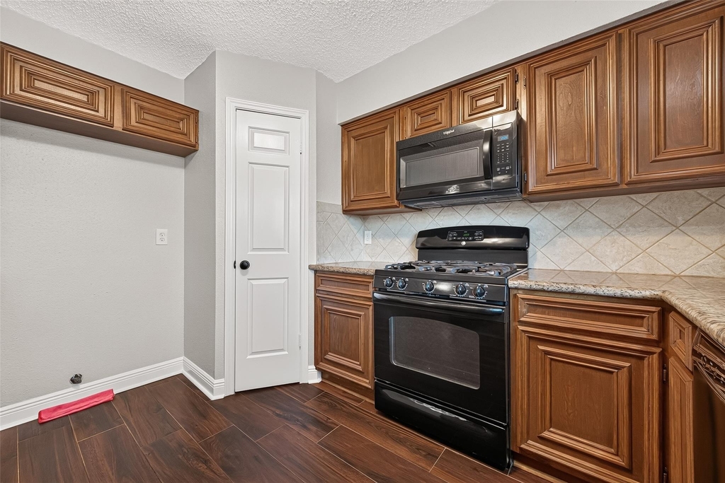 3003 Mast Court - Photo 23