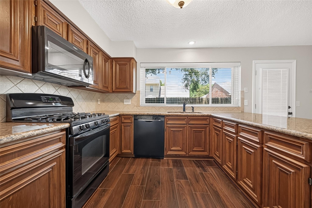 3003 Mast Court - Photo 20