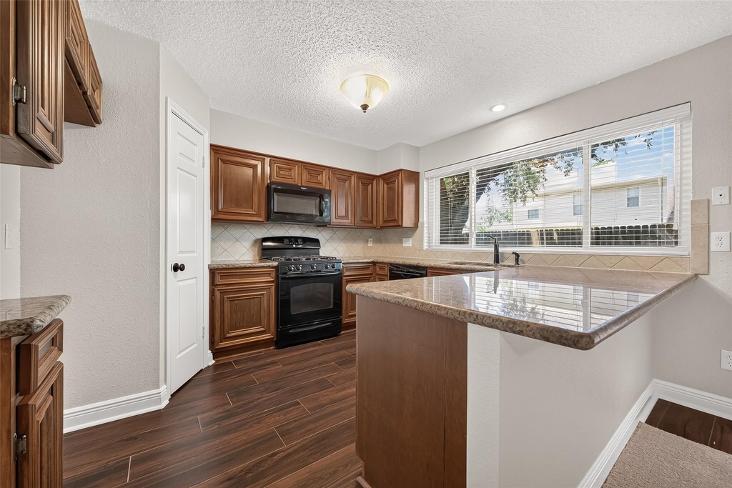 3003 Mast Court - Photo 18