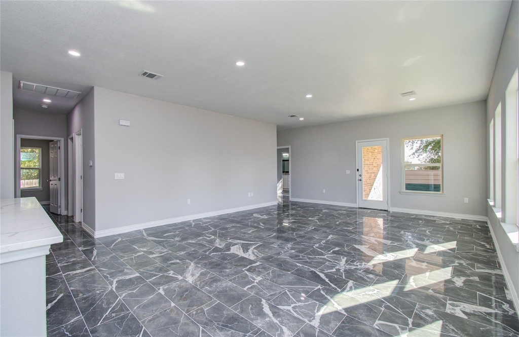 898 Road 3556 - Photo 8