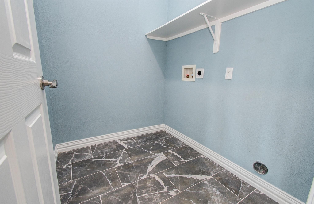 898 Road 3556 - Photo 9