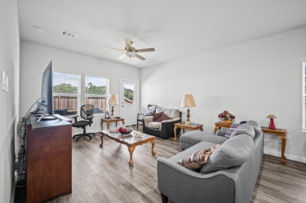 107 Resilient Gale Court - Photo 4