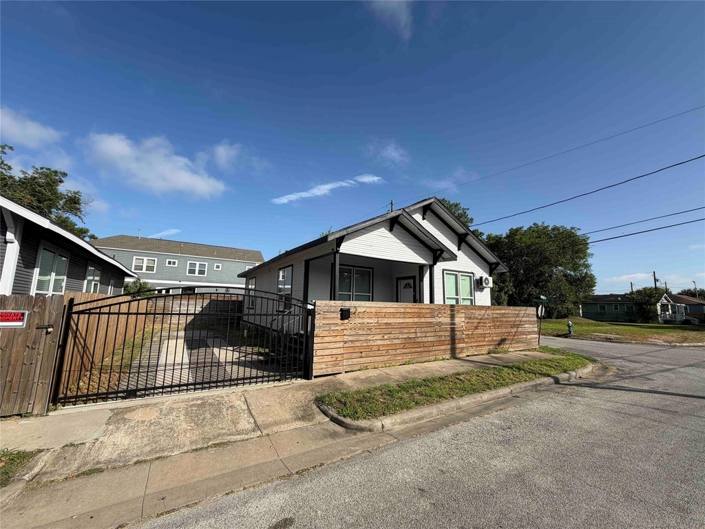 2400 Burkett Street - Photo 1