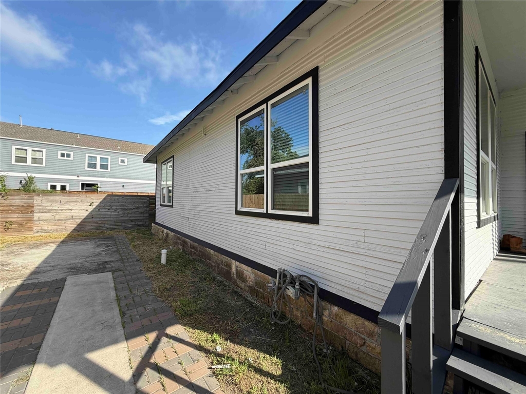 2400 Burkett Street - Photo 5